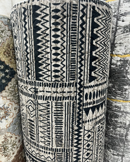Tapis sur mesure "tribal noir" Ardasia