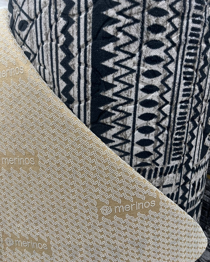 Tapis sur mesure "tribal noir" Ardasia