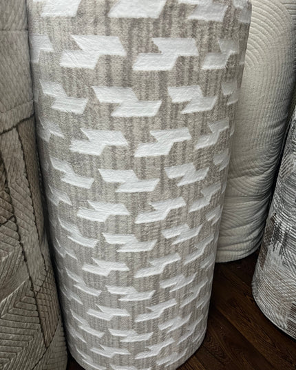 Tapis sur mesure "éclair stylisé" Ardasia