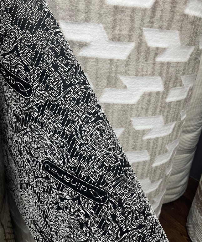 Tapis sur mesure "éclair stylisé" Ardasia